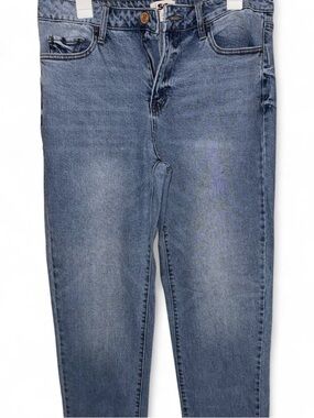 Women’s Straight Leg Jeans